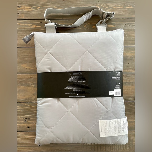 UGG Other Nwt Ugg Mischa Outdoor Blanket Waterresistant Fabric